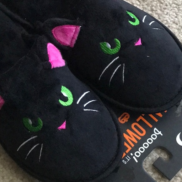 Slippers - Picture 2 of 3